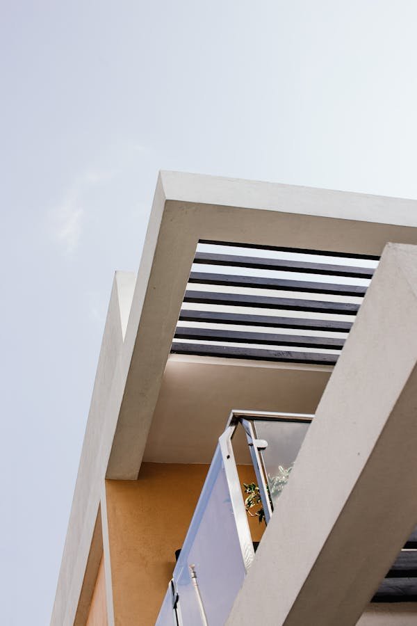 Top 5 avantages des garde corps vitrés pour votre espace moderne